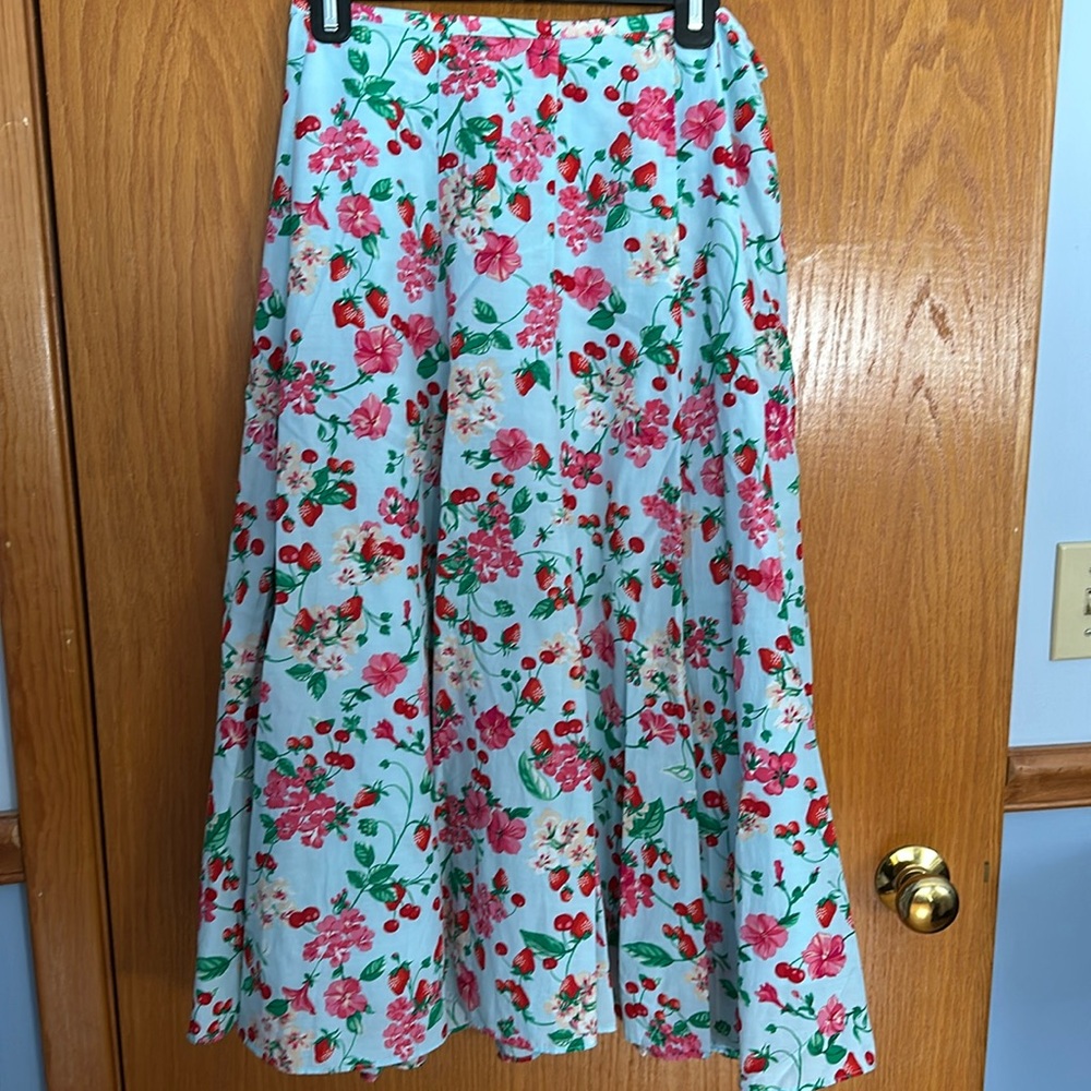 Ann Taylor wrap skirt. Size 4. EUC.